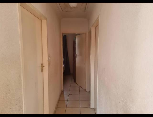 3 BEDROOM HOUSE FOR SALE IN STRETFORD